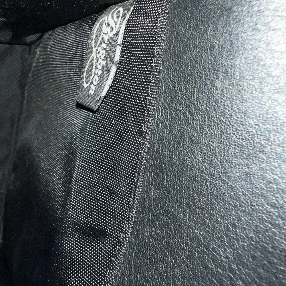 🩷 Brighton One World Leather Mini Crossbody Black Croc-Embossed/ Full leather 🩷